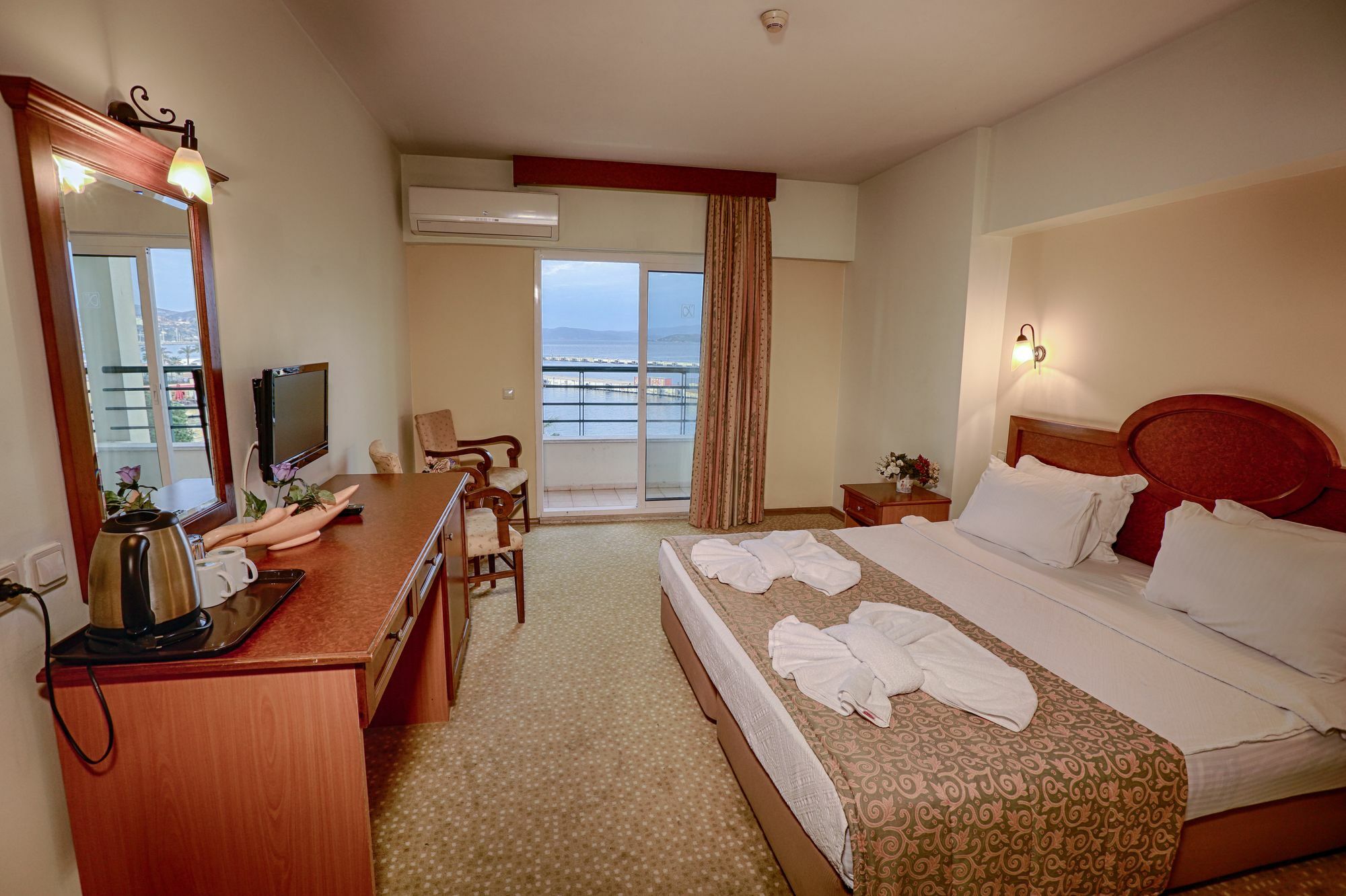 Kayhanbey Hotel Кушадаси Екстер'єр фото